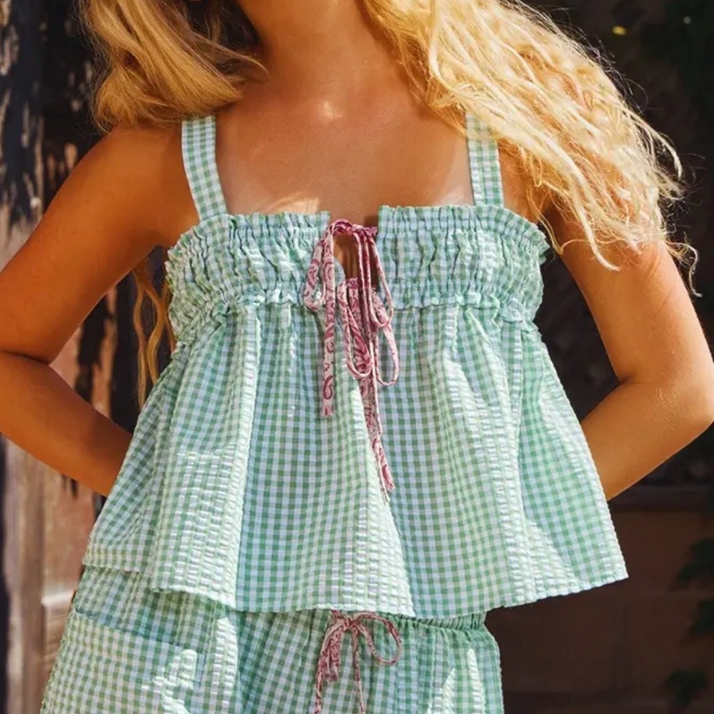 Bucket List Picnic Party Gingham Check Print Crop Top Shirt Size Large NWT